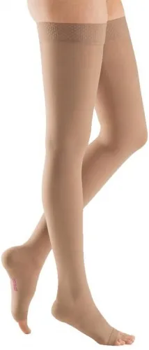Carolon - Couture - From: 560104 To: 560412 -  Thigh Medical MicroFiber w/XT2 (15 20 Mmhg) Short, Open Toe,Style: Full Length Thigh w/Beaded Silicone Band